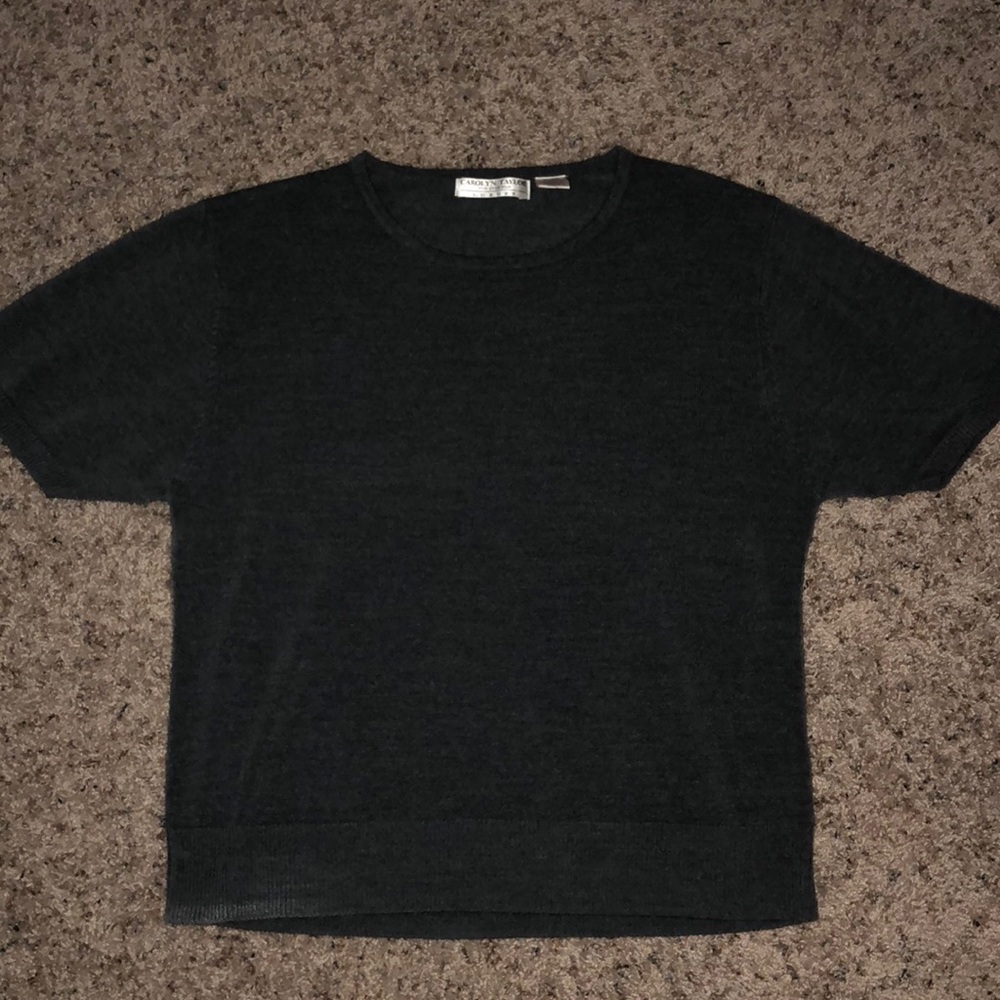 Short sleeve sweater